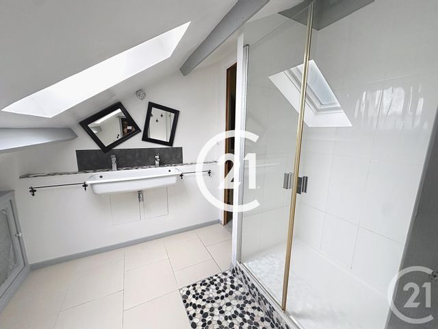 maison à louer - 5 pièces - 120.0 m2 - CHATEAUBERNARD - 16 - POITOU-CHARENTES - Century 21 Xso Immobilier