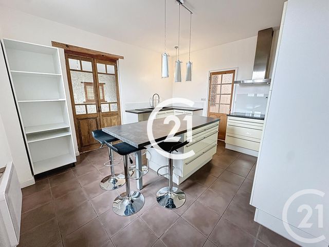 maison à louer - 5 pièces - 120.0 m2 - CHATEAUBERNARD - 16 - POITOU-CHARENTES - Century 21 Xso Immobilier