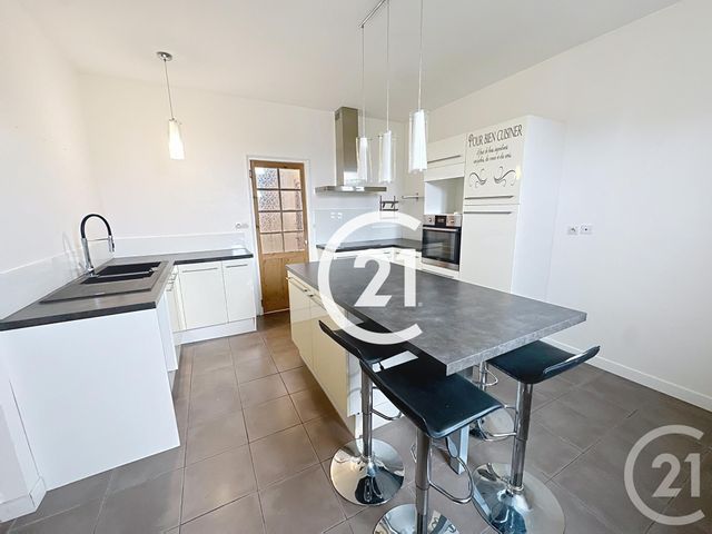 maison à louer - 5 pièces - 120.0 m2 - CHATEAUBERNARD - 16 - POITOU-CHARENTES - Century 21 Xso Immobilier