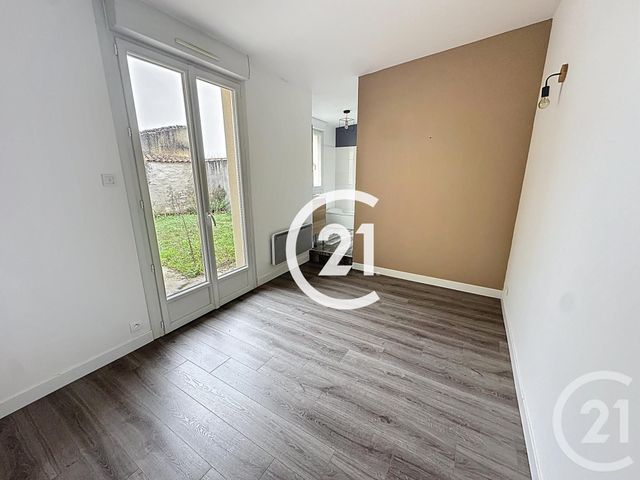 maison à louer - 5 pièces - 120.0 m2 - CHATEAUBERNARD - 16 - POITOU-CHARENTES - Century 21 Xso Immobilier