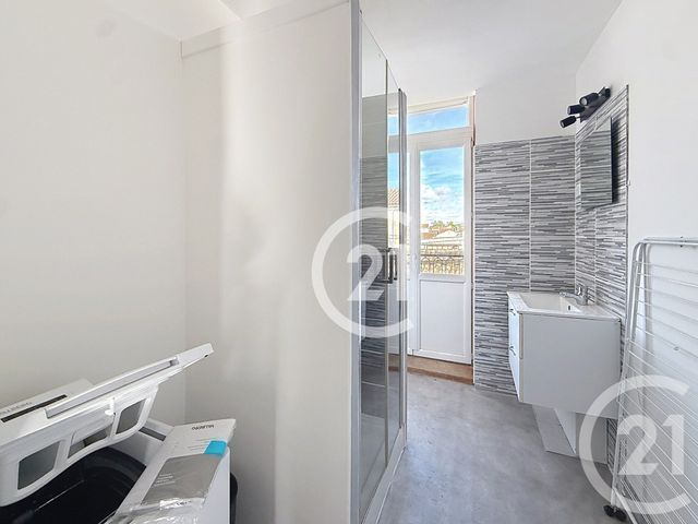 Appartement T2 à louer - 2 pièces - 32.0 m2 - COGNAC - 16 - POITOU-CHARENTES - Century 21 Xso Immobilier