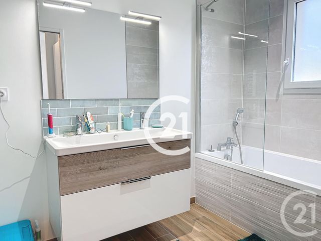 maison à louer - 4 pièces - 128.88 m2 - ST BRICE - 16 - POITOU-CHARENTES - Century 21 Xso Immobilier