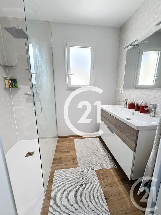 maison à louer - 4 pièces - 128.88 m2 - ST BRICE - 16 - POITOU-CHARENTES - Century 21 Xso Immobilier