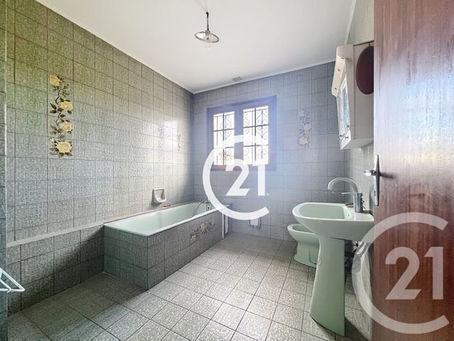 maison à vendre - 5 pièces - 115.8 m2 - CHATEAUBERNARD - 16 - POITOU-CHARENTES - Century 21 Xso Immobilier