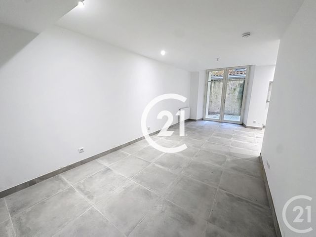 Appartement F1 à louer - 1 pièce - 29.5 m2 - COGNAC - 16 - POITOU-CHARENTES - Century 21 Xso Immobilier