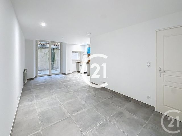 Appartement F1 à louer - 1 pièce - 29.5 m2 - COGNAC - 16 - POITOU-CHARENTES - Century 21 Xso Immobilier