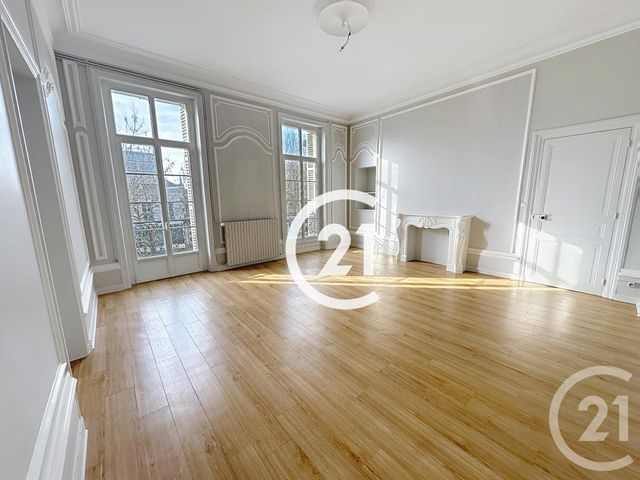 Appartement à louer - 4 pièces - 152.0 m2 - COGNAC - 16 - POITOU-CHARENTES - Century 21 Xso Immobilier