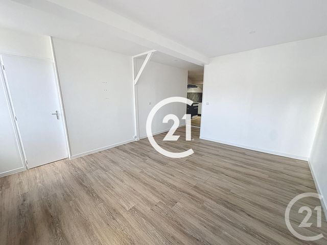 Appartement F2 à louer - 2 pièces - 41.0 m2 - COGNAC - 16 - POITOU-CHARENTES - Century 21 Xso Immobilier