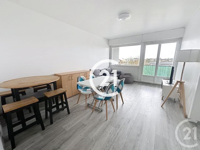 Appartement F3 à louer - 3 pièces - 62.0 m2 - COGNAC - 16 - POITOU-CHARENTES - Century 21 Xso Immobilier