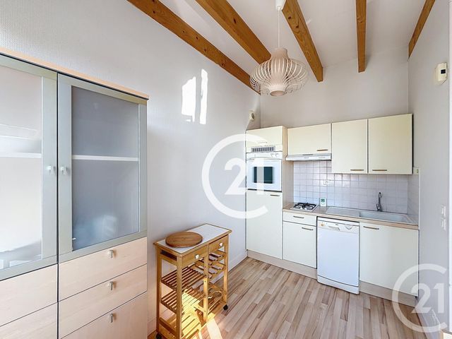 Appartement F2 à louer - 2 pièces - 46.0 m2 - COGNAC - 16 - POITOU-CHARENTES - Century 21 Xso Immobilier
