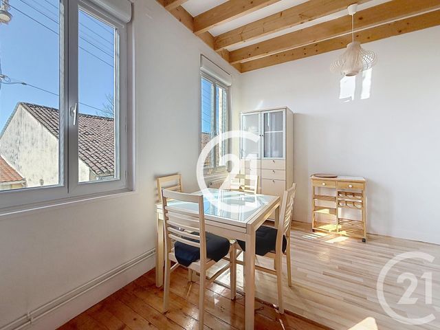 Appartement F2 à louer - 2 pièces - 46.0 m2 - COGNAC - 16 - POITOU-CHARENTES - Century 21 Xso Immobilier