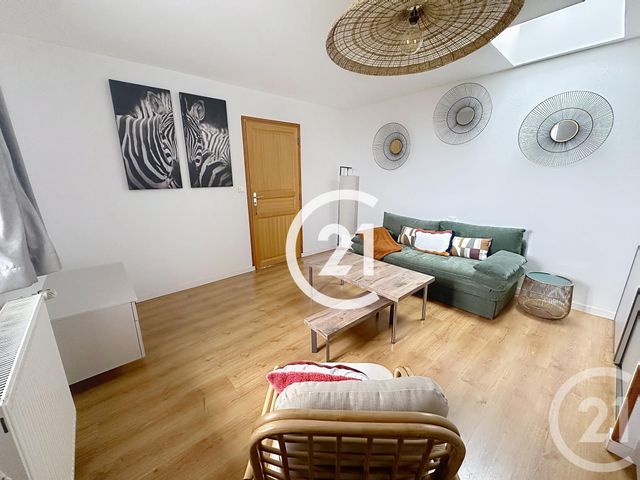 Appartement F3 à louer - 3 pièces - 65.0 m2 - COGNAC - 16 - POITOU-CHARENTES - Century 21 Xso Immobilier