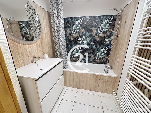 Appartement F3 à louer - 3 pièces - 65.0 m2 - COGNAC - 16 - POITOU-CHARENTES - Century 21 Xso Immobilier