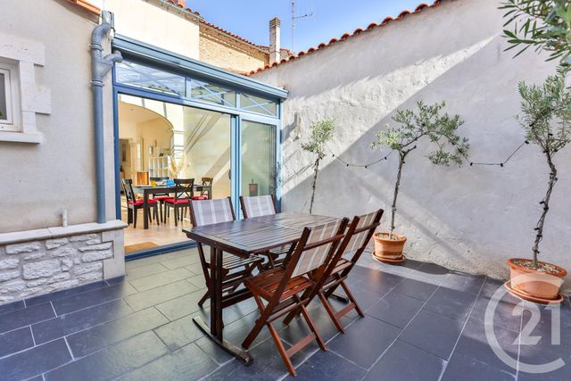 maison à louer - 4 pièces - 110.4 m2 - COGNAC - 16 - POITOU-CHARENTES - Century 21 Xso Immobilier