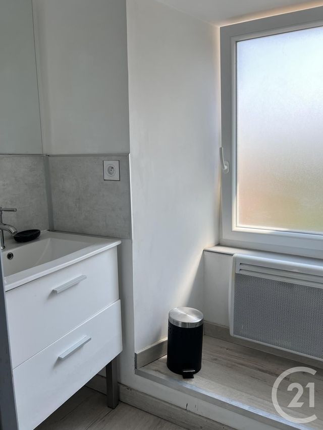 Appartement F2 à louer - 2 pièces - 54.0 m2 - COGNAC - 16 - POITOU-CHARENTES - Century 21 Xso Immobilier