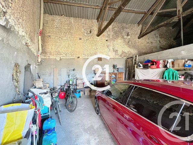 Appartement T3 à louer - 4 pièces - 95.0 m2 - ARCHIAC - 17 - POITOU-CHARENTES - Century 21 Xso Immobilier