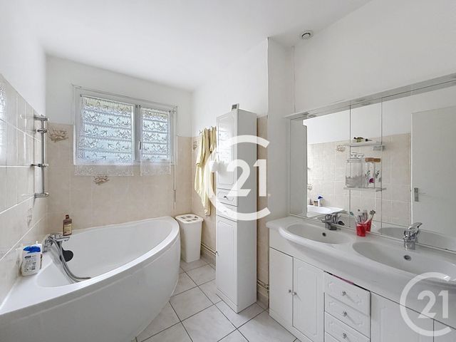 maison à vendre - 5 pièces - 104.0 m2 - LOUZAC ST ANDRE - 16 - POITOU-CHARENTES - Century 21 Xso Immobilier