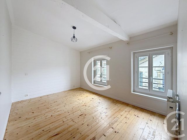 Appartement F4 à louer - 4 pièces - 90.0 m2 - COGNAC - 16 - POITOU-CHARENTES - Century 21 Xso Immobilier