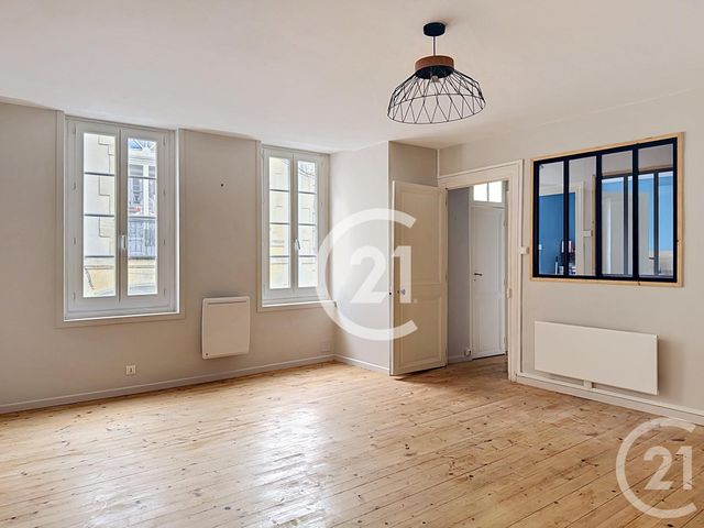 Appartement F4 à louer - 4 pièces - 90.0 m2 - COGNAC - 16 - POITOU-CHARENTES - Century 21 Xso Immobilier
