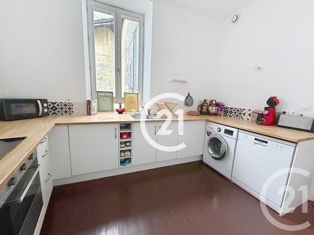 Appartement T3 à louer - 3 pièces - 86.0 m2 - COGNAC - 16 - POITOU-CHARENTES - Century 21 Xso Immobilier