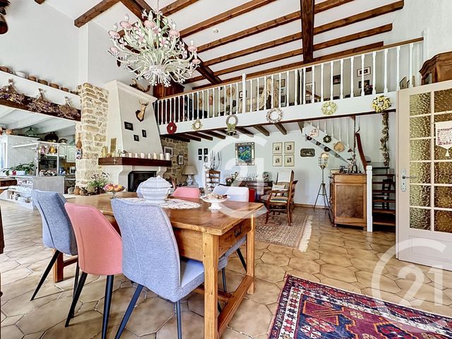 maison à vendre - 8 pièces - 259.5 m2 - BOUTIERS ST TROJAN - 16 - POITOU-CHARENTES - Century 21 Xso Immobilier