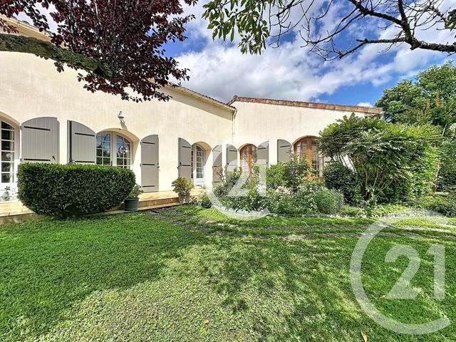 maison à vendre - 8 pièces - 259.5 m2 - BOUTIERS ST TROJAN - 16 - POITOU-CHARENTES - Century 21 Xso Immobilier