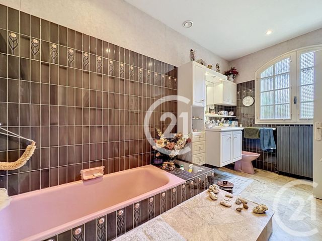 maison à vendre - 8 pièces - 259.5 m2 - BOUTIERS ST TROJAN - 16 - POITOU-CHARENTES - Century 21 Xso Immobilier