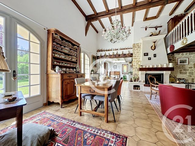 maison à vendre - 8 pièces - 259.5 m2 - BOUTIERS ST TROJAN - 16 - POITOU-CHARENTES - Century 21 Xso Immobilier