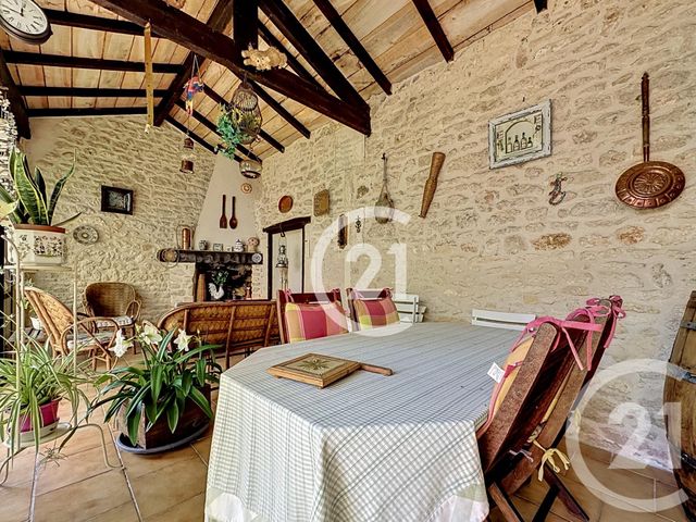 maison à vendre - 8 pièces - 259.5 m2 - BOUTIERS ST TROJAN - 16 - POITOU-CHARENTES - Century 21 Xso Immobilier