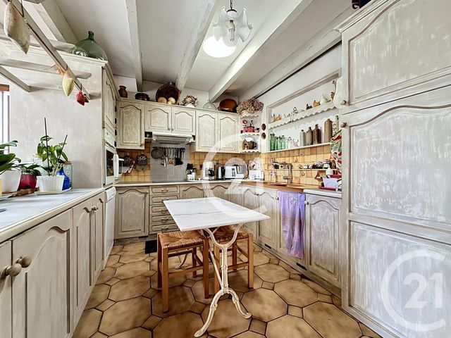 maison à vendre - 8 pièces - 259.5 m2 - BOUTIERS ST TROJAN - 16 - POITOU-CHARENTES - Century 21 Xso Immobilier