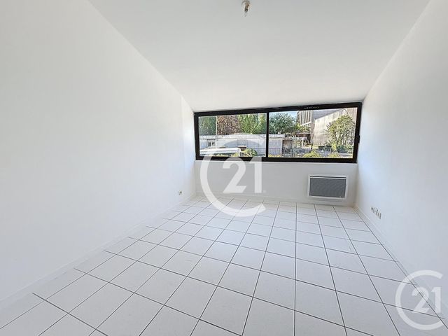 Appartement F2 à louer - 2 pièces - 54.57 m2 - COGNAC - 16 - POITOU-CHARENTES - Century 21 Xso Immobilier