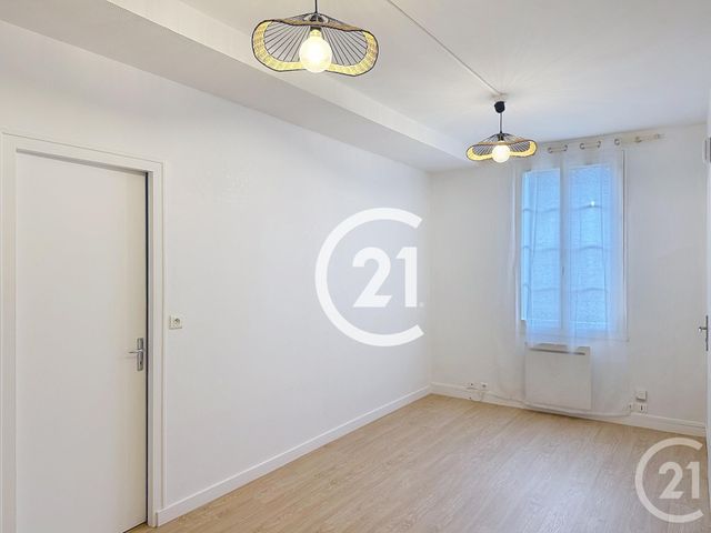 Appartement à louer - 2 pièces - 33.5 m2 - COGNAC - 16 - POITOU-CHARENTES - Century 21 Xso Immobilier