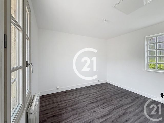 Appartement F3 à louer - 4 pièces - 92.6 m2 - COGNAC - 16 - POITOU-CHARENTES - Century 21 Xso Immobilier