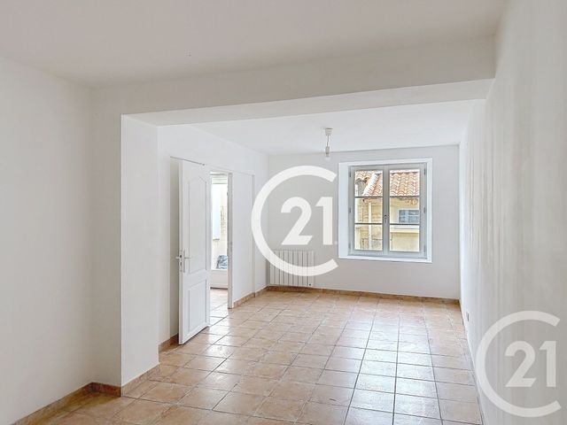 Appartement F3 à louer - 4 pièces - 92.6 m2 - COGNAC - 16 - POITOU-CHARENTES - Century 21 Xso Immobilier