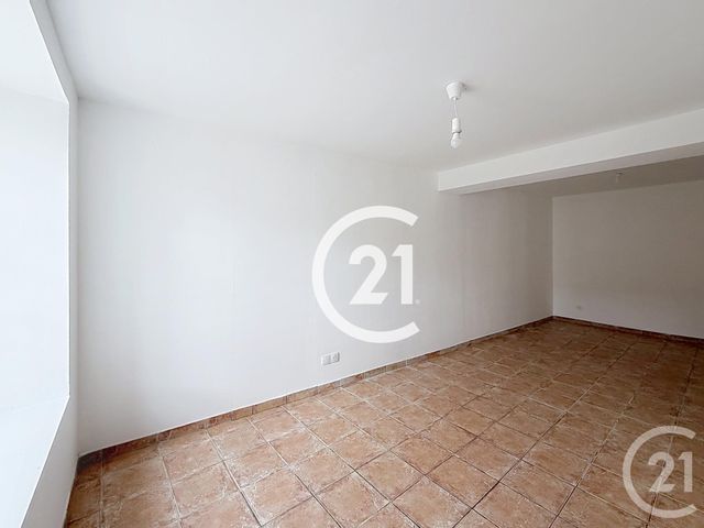 Appartement F3 à louer - 4 pièces - 92.6 m2 - COGNAC - 16 - POITOU-CHARENTES - Century 21 Xso Immobilier