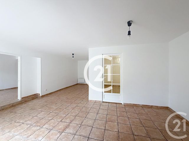 Appartement F3 à louer - 4 pièces - 92.6 m2 - COGNAC - 16 - POITOU-CHARENTES - Century 21 Xso Immobilier