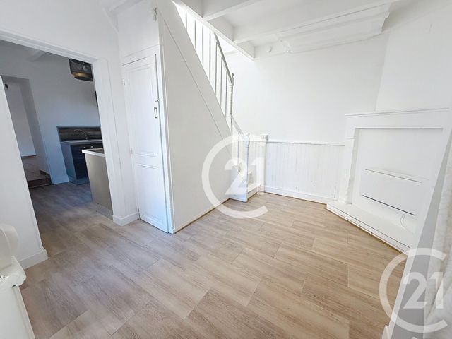 Appartement F3 à louer - 4 pièces - 92.6 m2 - COGNAC - 16 - POITOU-CHARENTES - Century 21 Xso Immobilier