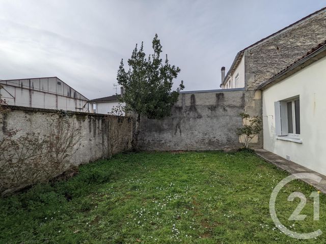 maison à louer - 3 pièces - 66.0 m2 - COGNAC - 16 - POITOU-CHARENTES - Century 21 Xso Immobilier
