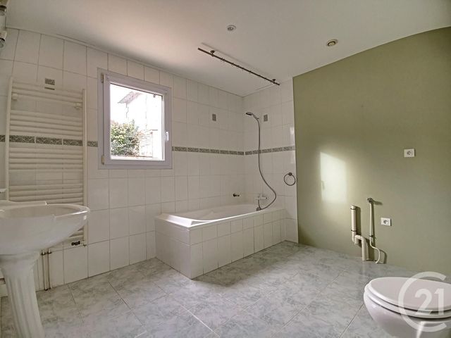 maison à louer - 4 pièces - 108.0 m2 - COGNAC - 16 - POITOU-CHARENTES - Century 21 Xso Immobilier