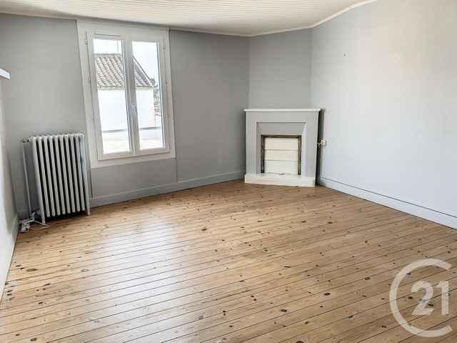 maison à louer - 7 pièces - 147.0 m2 - COGNAC - 16 - POITOU-CHARENTES - Century 21 Xso Immobilier
