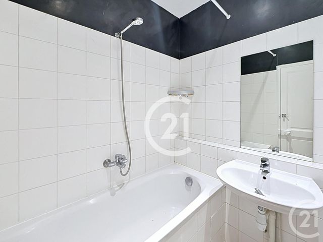 Appartement F3 à louer - 3 pièces - 84.0 m2 - COGNAC - 16 - POITOU-CHARENTES - Century 21 Xso Immobilier