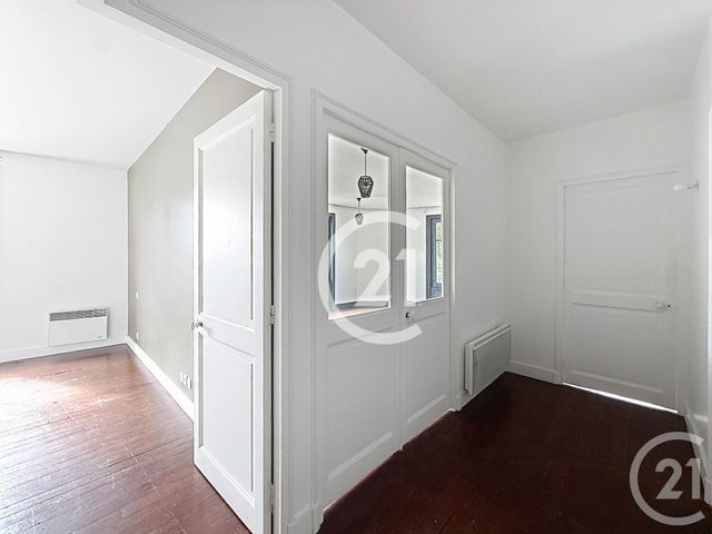 Appartement F3 à louer - 3 pièces - 84.0 m2 - COGNAC - 16 - POITOU-CHARENTES - Century 21 Xso Immobilier