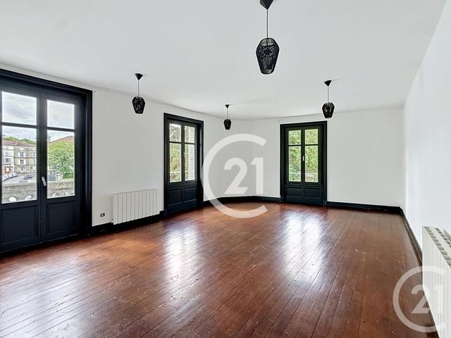 Appartement F3 à louer - 3 pièces - 84.0 m2 - COGNAC - 16 - POITOU-CHARENTES - Century 21 Xso Immobilier