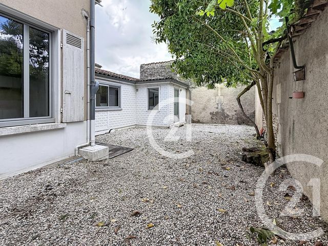 maison à louer - 4 pièces - 136.0 m2 - ST LAURENT DE COGNAC - 16 - POITOU-CHARENTES - Century 21 Xso Immobilier
