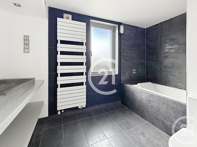 maison à louer - 4 pièces - 136.0 m2 - ST LAURENT DE COGNAC - 16 - POITOU-CHARENTES - Century 21 Xso Immobilier