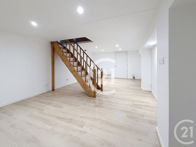 maison à louer - 4 pièces - 136.0 m2 - ST LAURENT DE COGNAC - 16 - POITOU-CHARENTES - Century 21 Xso Immobilier