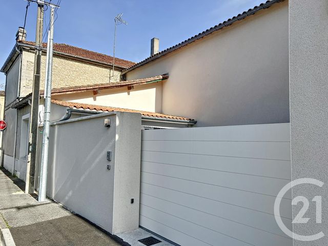 maison à louer - 4 pièces - 132.0 m2 - COGNAC - 16 - POITOU-CHARENTES - Century 21 Xso Immobilier