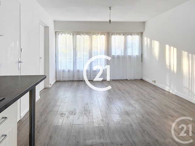 Appartement F3 à louer - 3 pièces - 65.8 m2 - COGNAC - 16 - POITOU-CHARENTES - Century 21 Xso Immobilier