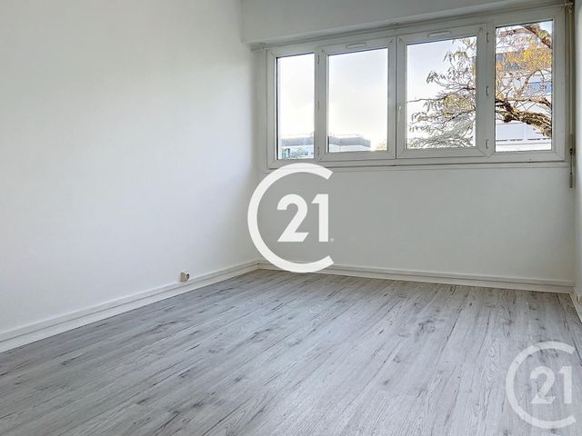 Appartement F3 à louer - 3 pièces - 65.8 m2 - COGNAC - 16 - POITOU-CHARENTES - Century 21 Xso Immobilier