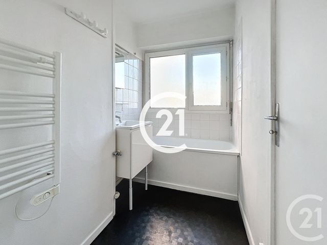 Appartement F3 à louer - 3 pièces - 65.8 m2 - COGNAC - 16 - POITOU-CHARENTES - Century 21 Xso Immobilier